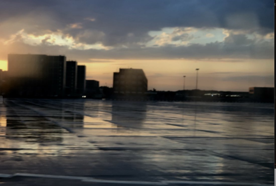 Tarmac à l'aube
